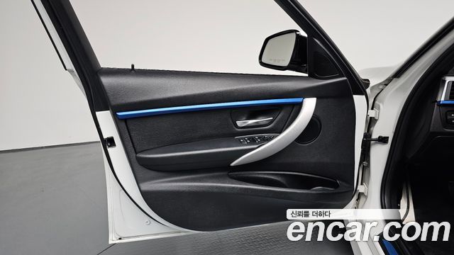 BMW 3-Series 2016 — photo 14