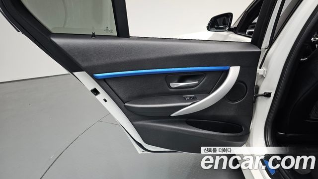 BMW 3-Series 2016 — photo 15