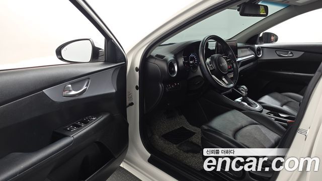 Kia K3 2022 — photo 13