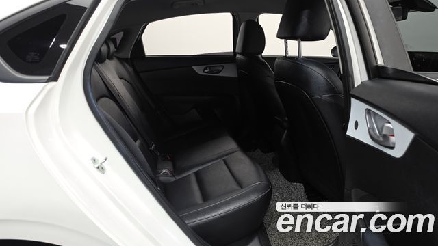 Kia K3 2022 — photo 17