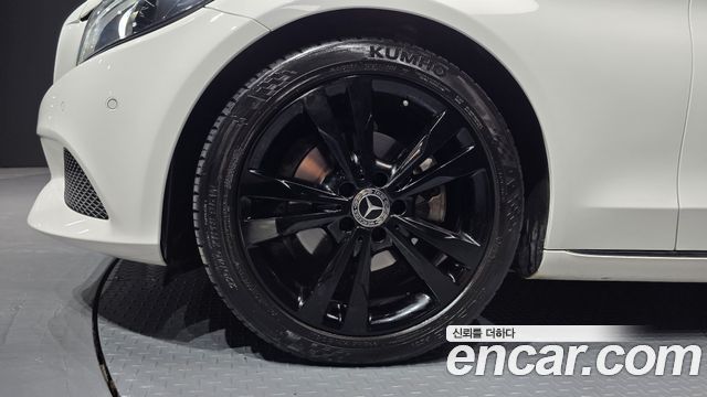 Mercedes-Benz C-Class 2018 — photo 5