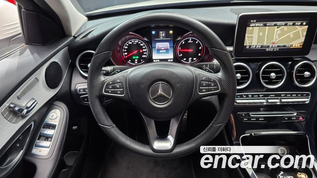 Mercedes-Benz C-Class 2018 — photo 19