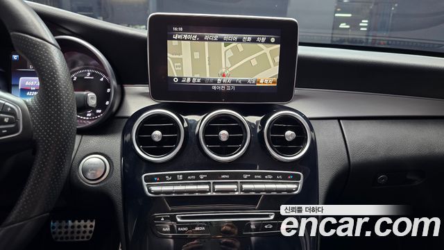 Mercedes-Benz C-Class 2018 — photo 20