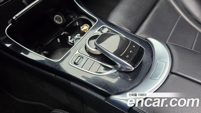 Mercedes-Benz C-Class 2018 — photo 22