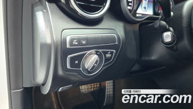Mercedes-Benz C-Class 2018 — photo 25