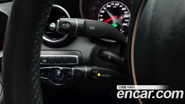 Mercedes-Benz C-Class 2018 — photo 26