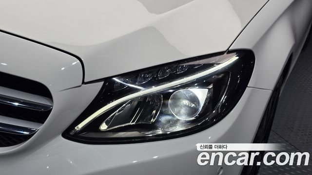 Mercedes-Benz C-Class 2018 — photo 8