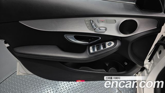 Mercedes-Benz C-Class 2018 — photo 14