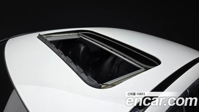 Mercedes-Benz C-Class 2018 — photo 28