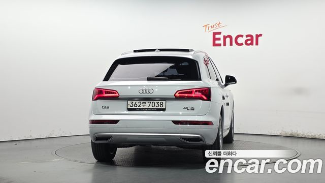 Audi Q5 2020 — photo 4