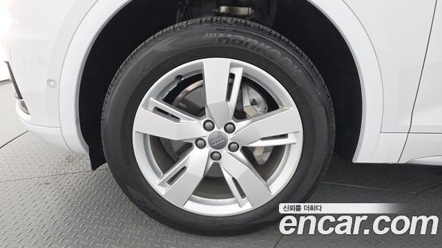 Audi Q5 2020 — photo 5