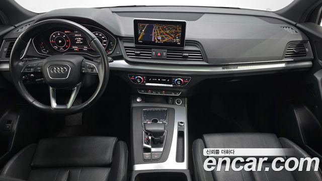 Audi Q5 2020 — photo 10
