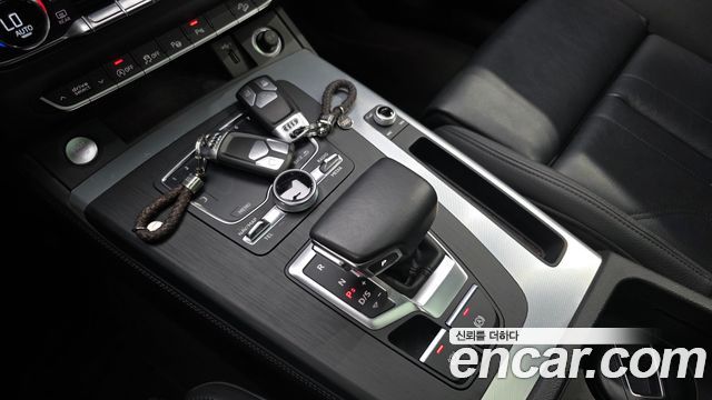 Audi Q5 2020 — photo 12