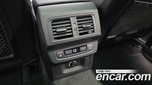 Audi Q5 2020 — photo 25