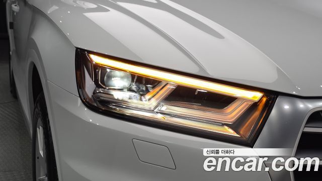 Audi Q5 2020 — photo 8