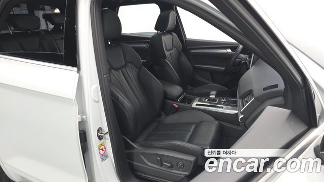 Audi Q5 2020 — photo 16