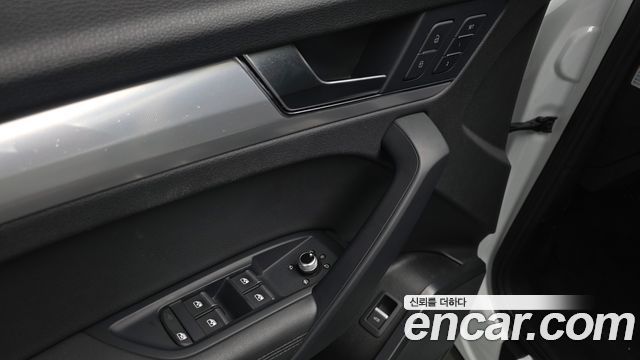 Audi Q5 2020 — photo 28