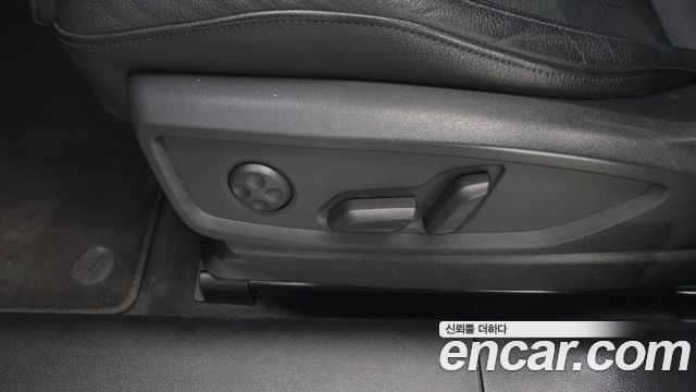 Audi Q5 2020 — photo 34