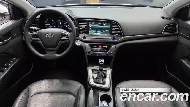 Hyundai AVANTE 2018 — photo 7
