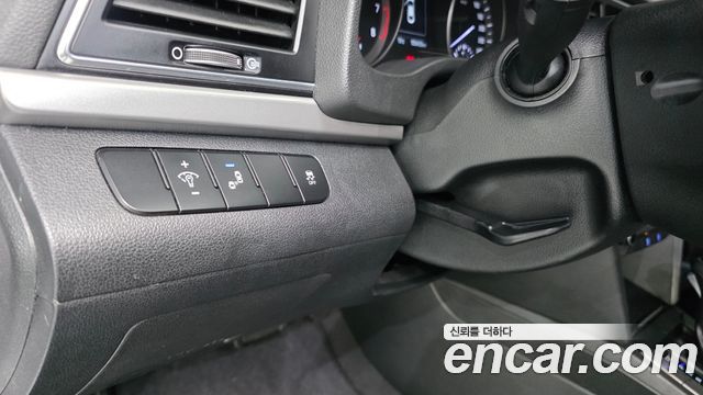 Hyundai AVANTE 2018 — photo 14