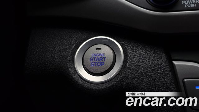 Hyundai AVANTE 2018 — photo 16