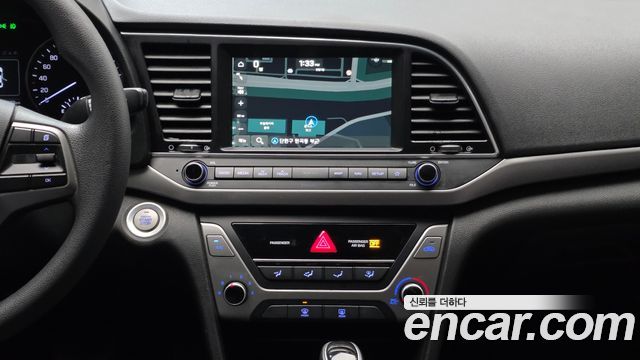 Hyundai AVANTE 2018 — photo 19