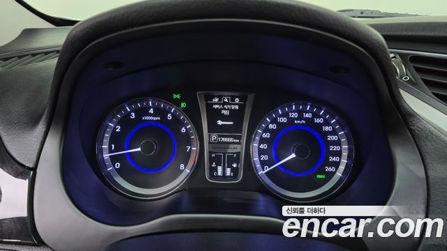 Hyundai Grandeur 2015 — photo 8