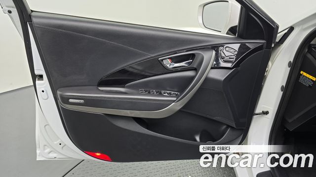 Hyundai Grandeur 2015 — photo 18