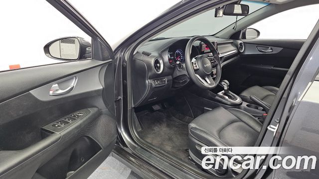 Kia K3 2023 — photo 13