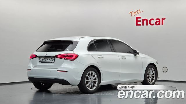 Mercedes-Benz A-Class 2019 — photo 2