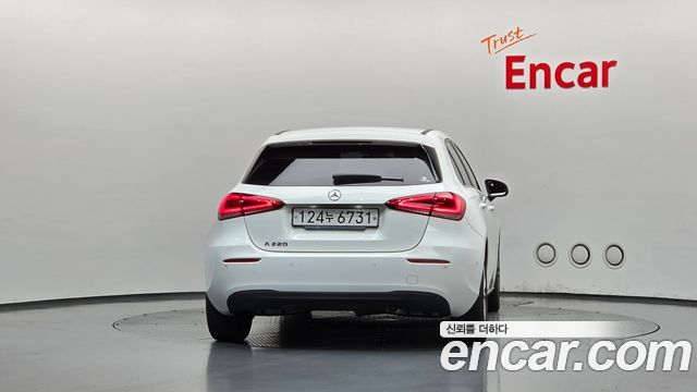 Mercedes-Benz A-Class 2019 — photo 4