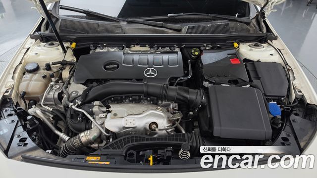 Mercedes-Benz A-Class 2019 — photo 6