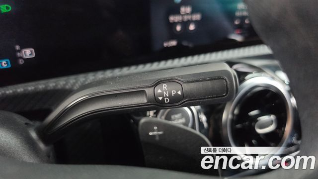 Mercedes-Benz A-Class 2019 — photo 12
