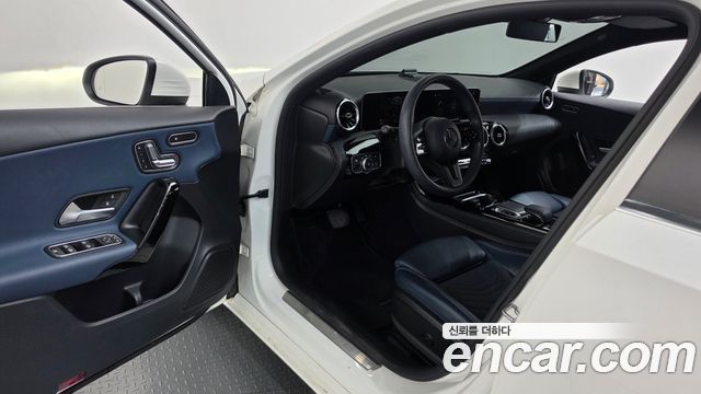 Mercedes-Benz A-Class 2019 — photo 13