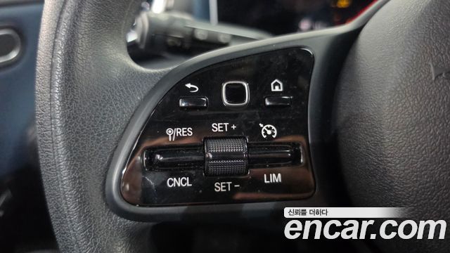 Mercedes-Benz A-Class 2019 — photo 21