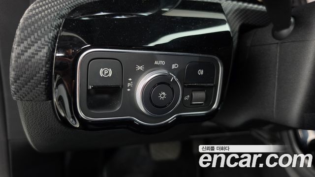 Mercedes-Benz A-Class 2019 — photo 22