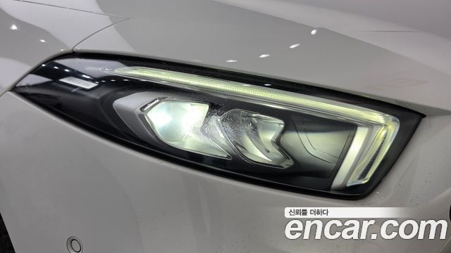 Mercedes-Benz A-Class 2019 — photo 8