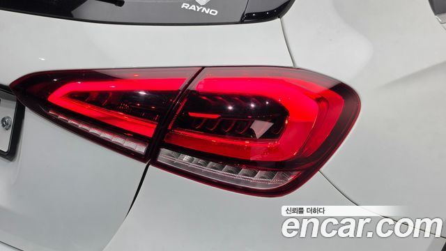 Mercedes-Benz A-Class 2019 — photo 9