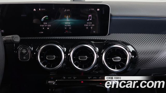 Mercedes-Benz A-Class 2019 — photo 28