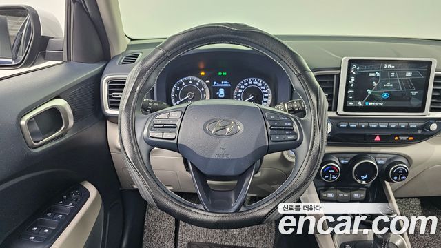 Hyundai Venue 2022 — photo 13