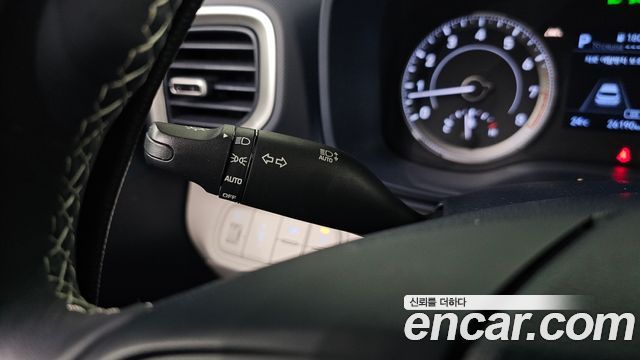 Hyundai Venue 2022 — photo 16
