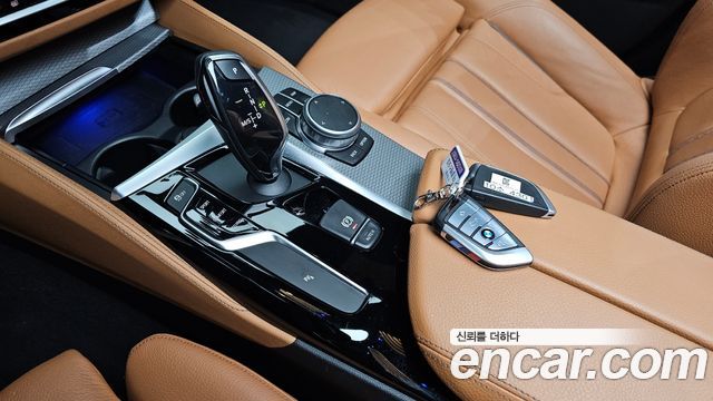BMW 5-Series 2018 — photo 9