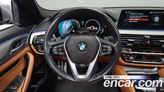 BMW 5-Series 2018 — photo 13