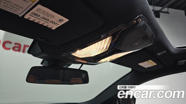 BMW 5-Series 2018 — photo 18