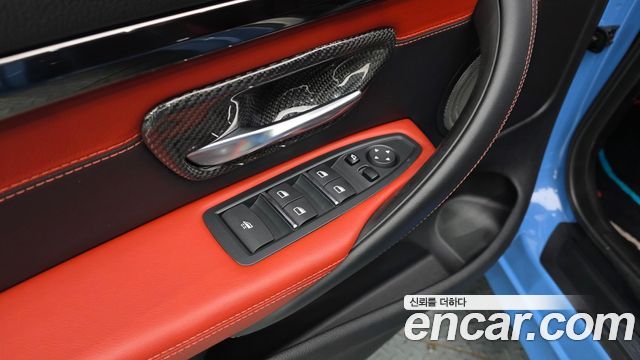 BMW M4 2018 — photo 28