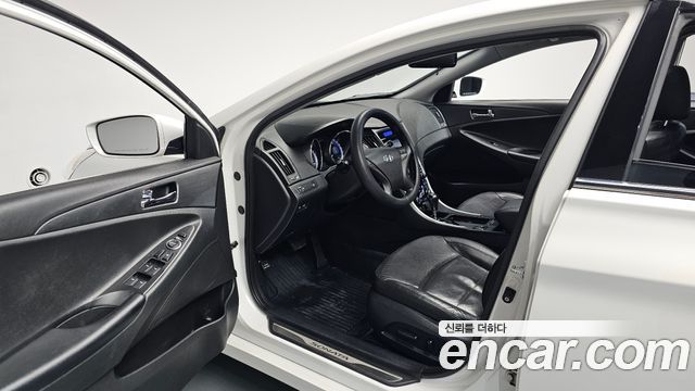 Hyundai Sonata 2010 — photo 13