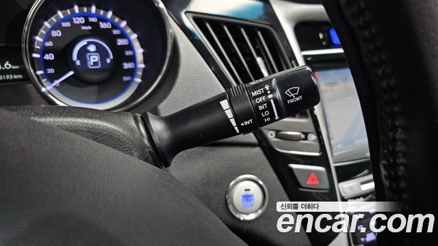 Hyundai Sonata 2010 — photo 24