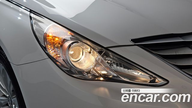 Hyundai Sonata 2010 — photo 8