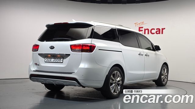 Kia Canival 2015 — photo 2