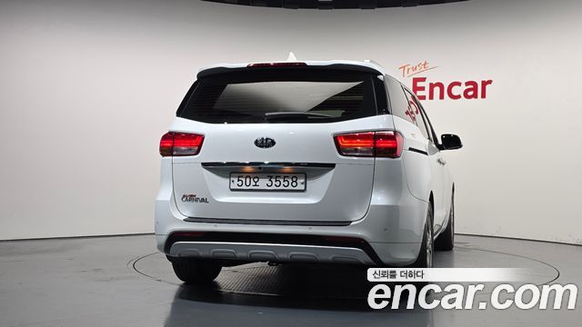 Kia Canival 2015 — photo 4